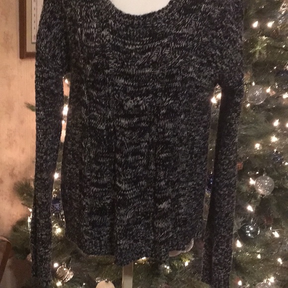 SO sweater size large fits like a medium. - Picture 2 of 3